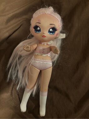 Na na na surprise  Doll in Pastel Pink Set